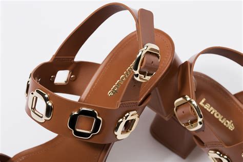Milan Sandal In Caramel Leather - Larroude