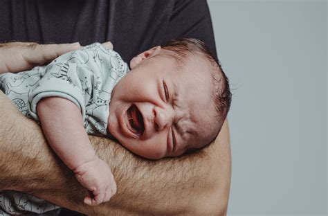 Bebê Que Chora Muito Pode Ser Autismo - É normal o bebê chorar muito? O que saber sobre isso - Universo Infantil