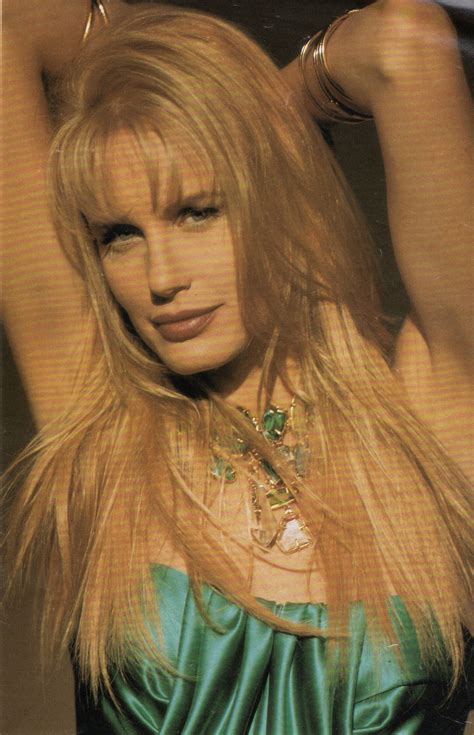 Daryl Hannah photoshoot for ¡Hola! magazine. March 1993 Daryl Hannah