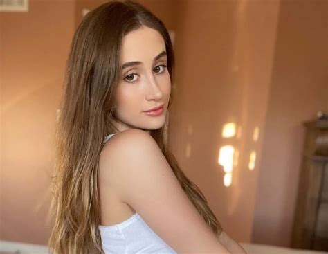 Who is Bronwin Aurora - Bio, Age, Height, Boyfriend, Net Worth and ...