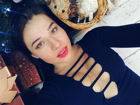 Даша щаслива фото