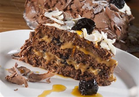 Bolo Com Recheio De Doce De Leite E Ameixa - RECHEIO DE DOCE DE LEITE COM AMEIXA PARA BOLOS - Receitas Agora