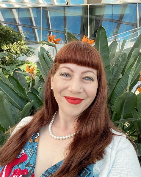 Ginger Lee (@gingerleepinup) • Instagram photos and videos