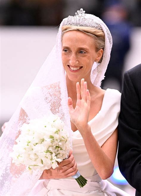 Tiara For Wedding Guest at Charlene Ortega blog