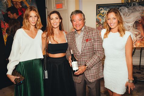 Les photos du vernissage de l’artiste RIO au Ritz-Carlton à Montréal ...
