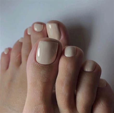 #бежевый #нюд #беж #педикюр #педикюр2023 #идеипедикюра | Gel toe nails ...