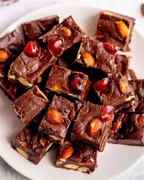 36 Amazing Homemade Fudge Recipes