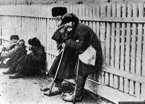 Маловідомі фотографії Голодомору 1932-33 років з архіву імені Пшеничного