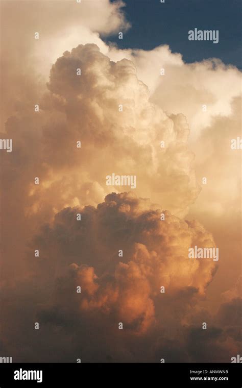 Cumulonimbus cloud formation Stock Photo - Alamy