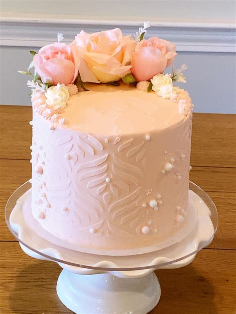 Pretty in Pink Cake : r/cakedecorating