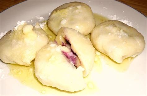 Recept: Borůvkové knedlíky | Tradičnírecepty.cz
