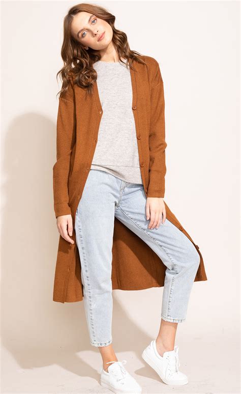 55% Polyester, 20% Acrylic, 15% Nylon, 10% Cashmere