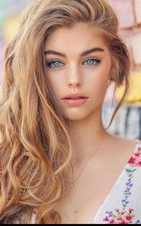 Pin by Majo on Ropa | Blonde hair outfits, Blonde hair girl, Tan skin