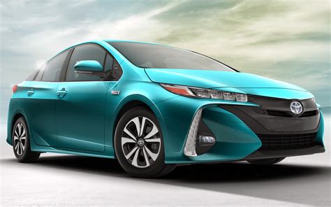 Toyota Prius Prime - цена и характеристики, фотографии и обзор