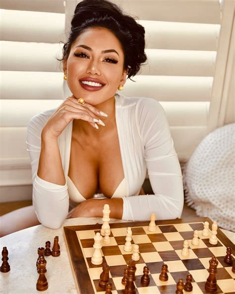 Meet The Incredibly Gorgeous Gwen | Dirty Biker Society