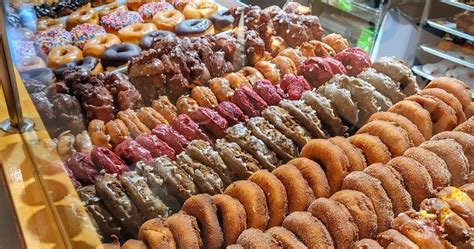 Five-O Donuts bakes up first St. Pete shop on 4th Street