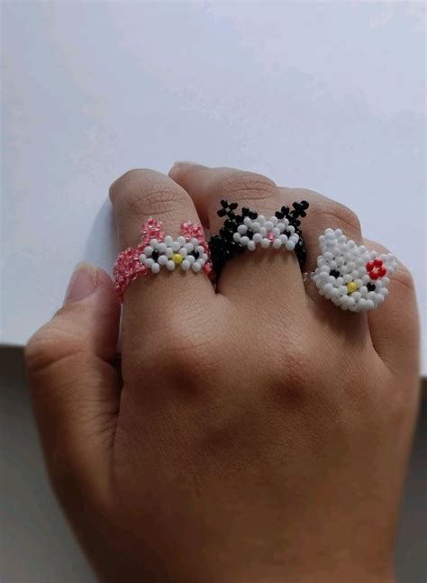 Колечки из бисера Hello Kitty