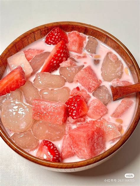Hwachae🍓 | Pretty food, Yummy food, Cute food