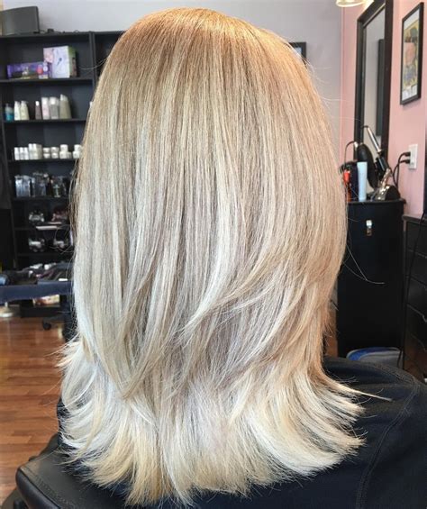 7 Layered Medium Hairstyles To Elevate Your Thin Locks