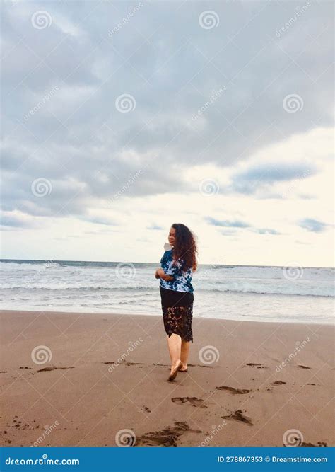 Asian Curvy Girl Bare Foot Walking on the Beach Stock Image - Image of
