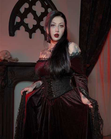 Ravengriim | Such a great time at @theannieawards ! So inspiring and