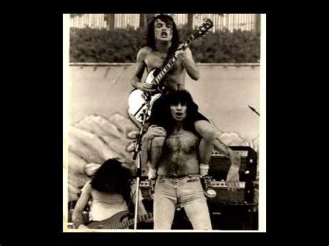 AC/DC - Highway To Hell (Bon Scott feat Brian Johnson) - YouTube