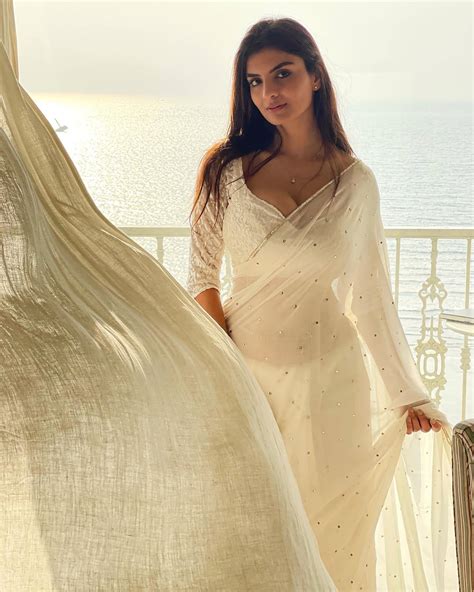 Anveshi Jain hot Saree Photoshoot - Heroine Photo | Heroine Hot Images