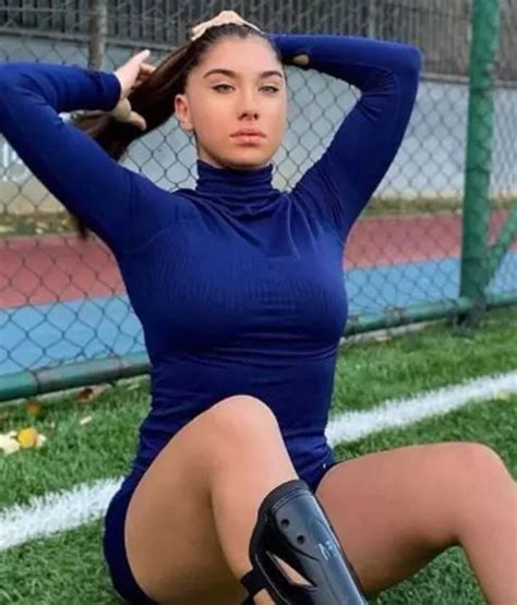 Hakemlikten men edilen Elif Karaarslan'dan ücretli abonelik | Ankara Masası