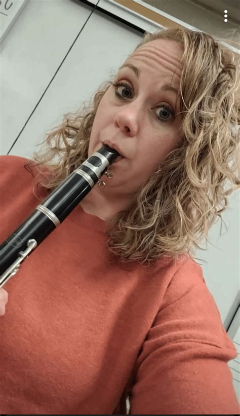 The face of a girl playing in the alumni band tonight. : r/Faces