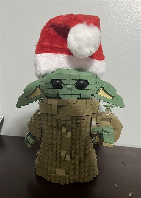 Grogu is ready for Christmas : r/lego