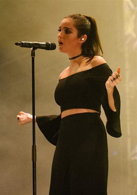 banks singer height weight age boyfriend family