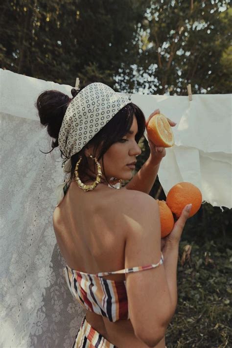 девушка с апельсинами | Фотосессия, Позы моделей, Летняя фотография