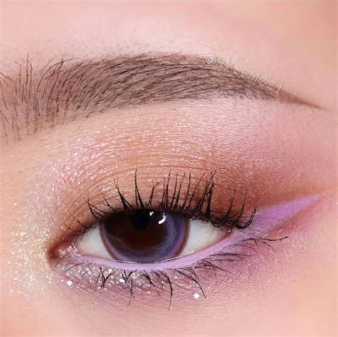 태양 adlı kullanıcının Makeup panosundaki Pin | Makyaj rehberi, Makyaj ...