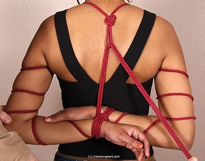 How to properly tie a girl with ropes: step by step instructions with