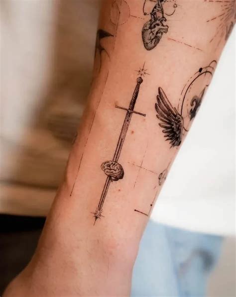 Update more than 70 sword of damocles tattoo - in.cdgdbentre