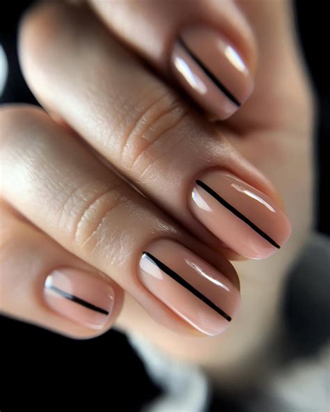 22+ Must-Try Simple Black Line Nail Designs for 2024