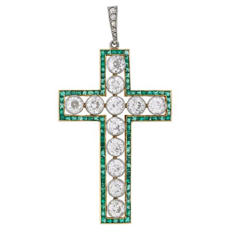 Diamond Cross Pendant For Sale at 1stDibs