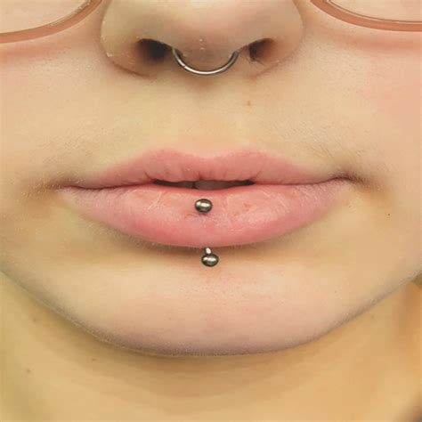 Vertical Labret