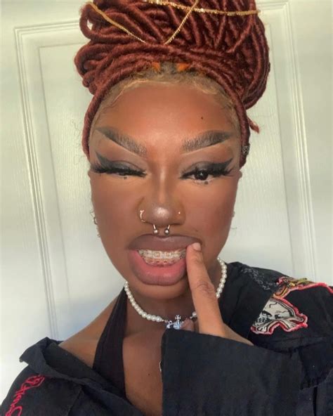 M4RY on Twitter: "a Doll.… " Cute Makeup, Pretty Makeup, Makeup Looks