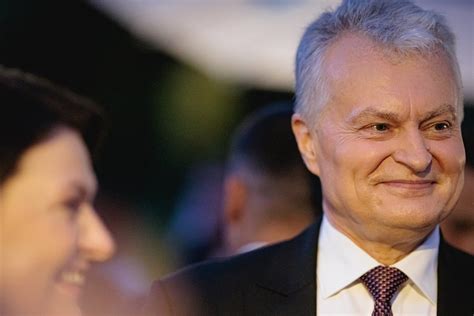 Prezidento rinkimai 2024. Suskaičiuoti visi rinkėjų balsai: laimėjo ...