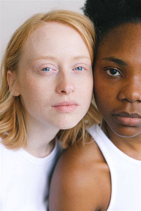 Women Looking at the Camera · Free Stock Photo
