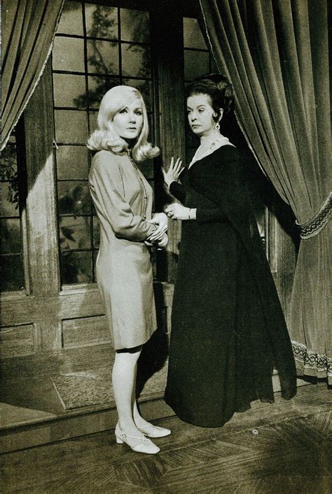 Nancy Barrett and Joan Bennett Dark Shadows Tv Show, Joan Bennett
