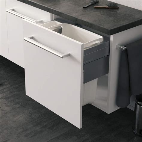LAUNDRY CARRIER SMALL 60 Выдвижная система в неглубокий шкаф, корзина ...