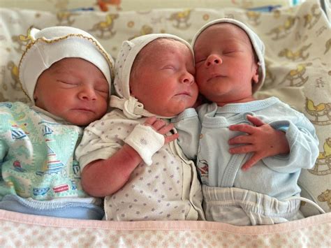 У Києві в новорічну ніч народилася трійня - Вечірній Київ