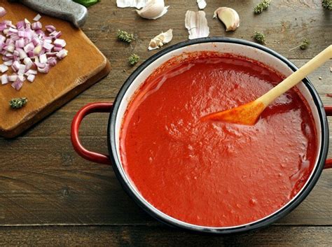 и мясорубка не нужна. А я настоящий Краснодарский соус на зиму варю ...