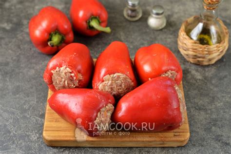 Фаршированные перцы с фаршем и бурым рисом — рецепт с фото пошагово