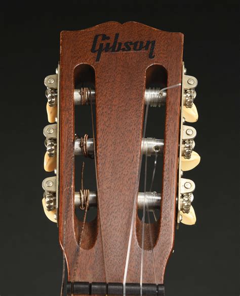 Lot Detail - GIBSON NYLON STRING ACOUSTIC GUITAR.