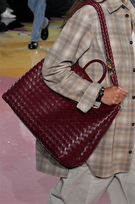 Bottega Veneta’s Andiamo Is The Tote To Know Now In 2023 | British Vogue