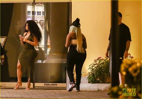 Rob Kardashian Steps Out in Jamaica with Blac Chyna: Photo 3605508 ...