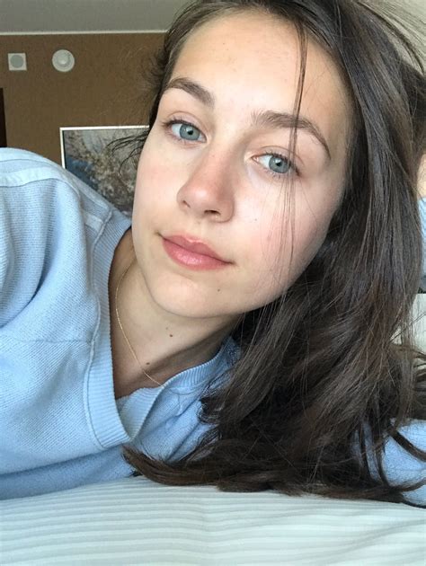 Starlet Arcade: Hot Emma Fuhrmann